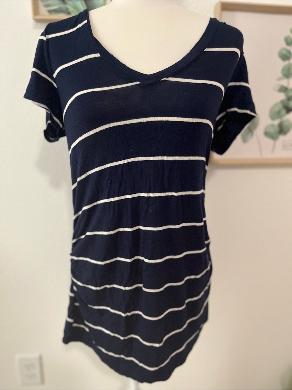 Juniper Ln Maternity Top Size XL Blue White Striped V-Neck Short Sleeve